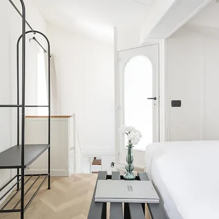 Apartment Easylife - - Duomo 17 P3 - Di