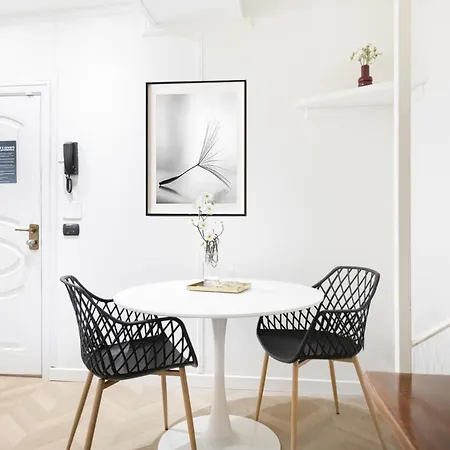 Apartment Easylife - - Duomo 17 P3 - Di Como